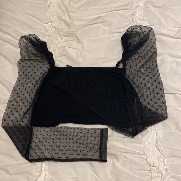 black mesh sleeved crop top, with puffy shoulders. Great for a under shirt. - Picture 2 of 3